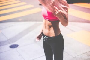 体臭が気になる女性におすすめのスポーツウェアとサプリの選び方は？