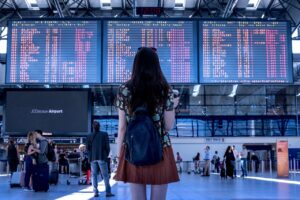 体臭を抑えるサプリは女性にとって香水をつけ過ぎると逆効果になるのか？